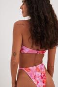 NA-KD Swimwear Bikinitrosa med tunt band - Multicolor,Flower