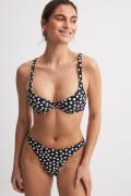 NA-KD Swimwear Bikinitrosor med hög skärning - Dotted