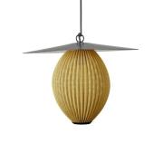 GUBI Satellite utomhus pendellampa, 45x27 cm, svart/senapsguld