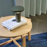 HÜBSCH LED-batteridriven bordslampa BringMe Mini, mörkgrön, 20 cm