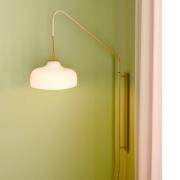 HÜBSCH Vägglampa Current, ljus sand, utskjutande längd 71 cm