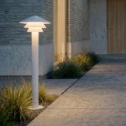 Lucande LED-väglampa Montaro, 110 cm, vit, IP54