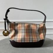Burberry Vintage Skulderväska som är begagnad Brown, Dam