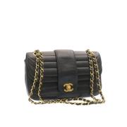 Chanel Vintage Förhandsägd Svart Canvas Chanel Flapväska Black, Dam