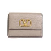 Valentino Vintage Förhandsägd Grå Valentino Plånbok i Skinn Gray, Dam