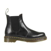 Dr. Martens Svarta Chelsea Stövlar - Mångsidiga och Stilfulla Black, H...