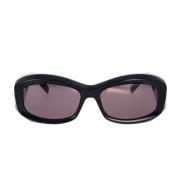 Givenchy Modernt solglasögon med geometrisk design Black, Unisex