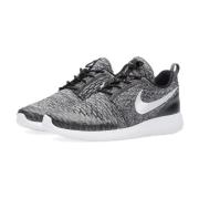 Nike Svarta och Vita Flyknit Sneakers Black, Dam