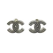 Chanel Vintage Pre-owned Metall rhngen Gray, Dam