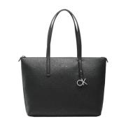 Calvin Klein Stilig dragkedja väska med iögonfallande tryck Black, Dam