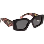 Prada Ikoniska solglasögon med enhetliga linser Multicolor, Dam