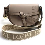 Loewe Pre-owned Pre-owned Tyg axelremsvskor Brown, Dam