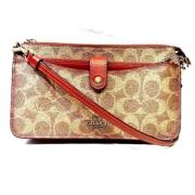 Coach Pre-owned Pre-owned Tyg axelremsvskor Beige, Dam