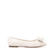 Salvatore Ferragamo Mascarpone Ballerina Skor White, Dam