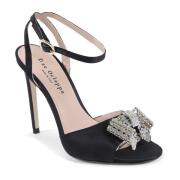 Dee Ocleppo Kristallbåge Satinsandal Black, Dam