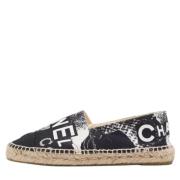 Chanel Vintage Pre-owned Canvas lgskor Black, Dam