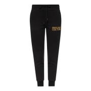 Versace Jeans Couture Svarta Joggerbyxor med Broderad Guldlogotyp Blac...