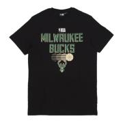 New Era Milwaukee Bucks NBA Grafisk Tee Black, Herr