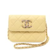 Chanel Vintage Pre-owned Laeder axelremsvskor Yellow, Dam