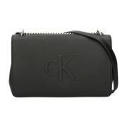 Calvin Klein Svart Axelväska med Kedjedetalj Black, Dam