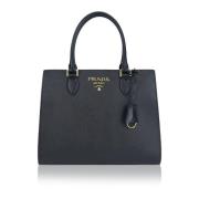 Prada Stilfull läder axelväska magnetknapp Black, Dam