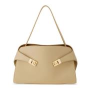 Salvatore Ferragamo Beige Mjuk Axelväska med Logotyptryck Beige, Dam