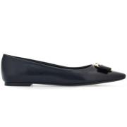 Salvatore Ferragamo Platta skor för kvinnor Black, Dam