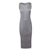 Issey Miyake Elegant Grå Klänning Aw24 Gray, Dam