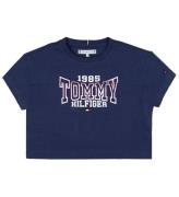 Tommy Hilfiger T-shirt - 1985 Varsity Tee - MarinblÃ¥ Resa