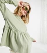 ASOS DESIGN Maternity – Salviagrön vardagstopp med smock och lång ärm-...