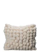 Pillow Pom Pom Cream Byon