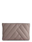 Harlowmbg Clutch, Asym. Puf. Beige Markberg