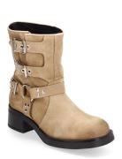 Becase Boot Beige Steve Madden