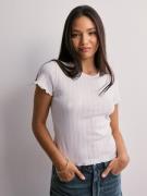 Only - T-shirts - White - Onlcarlotta S/S Top Jrs Noos - Toppar & T-sh...