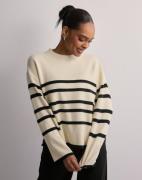 Vero Moda - Rutigt/Randigt - Vmsaba Ls O-Neck Stripe Pullover Ga