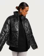 Selected Femme - Svart - Slfmika Short Quilted Jacket