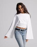 Nelly - Vit - Wide Sleeve LS Top