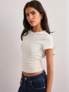 Nelly - Vit - Sculpting Tee