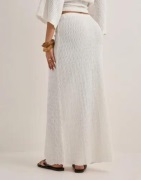 Nelly - Vit - Elegant Structure Maxi Skirt