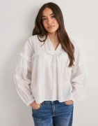 Only - Vit - Onlriez L/S Open Neck Brod Top Wvn