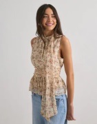Neo Noir - Blommig - Ansol Meadow Printed Top