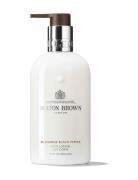 Re-Charge Black Pepper Body Lotion 300 Ml Body Lotion Hudkräm Nude Mol...