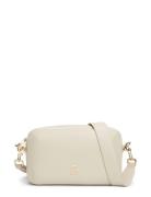 Th Chic Camera Bag Bags Crossbody Bags Cream Tommy Hilfiger