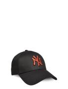 New Era League Essential 9Forty Neyya Svart