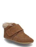 Beginners™ Shepheard Velcro Slippers Inneskor Brown Pom Pom