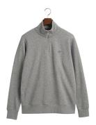 Emb Archive Shield Half Zip Tops Sweat-shirts & Hoodies Sweat-shirts G...