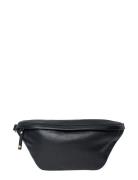 RE:DESIGNED EST 2003 Jeane Bumbag Svart